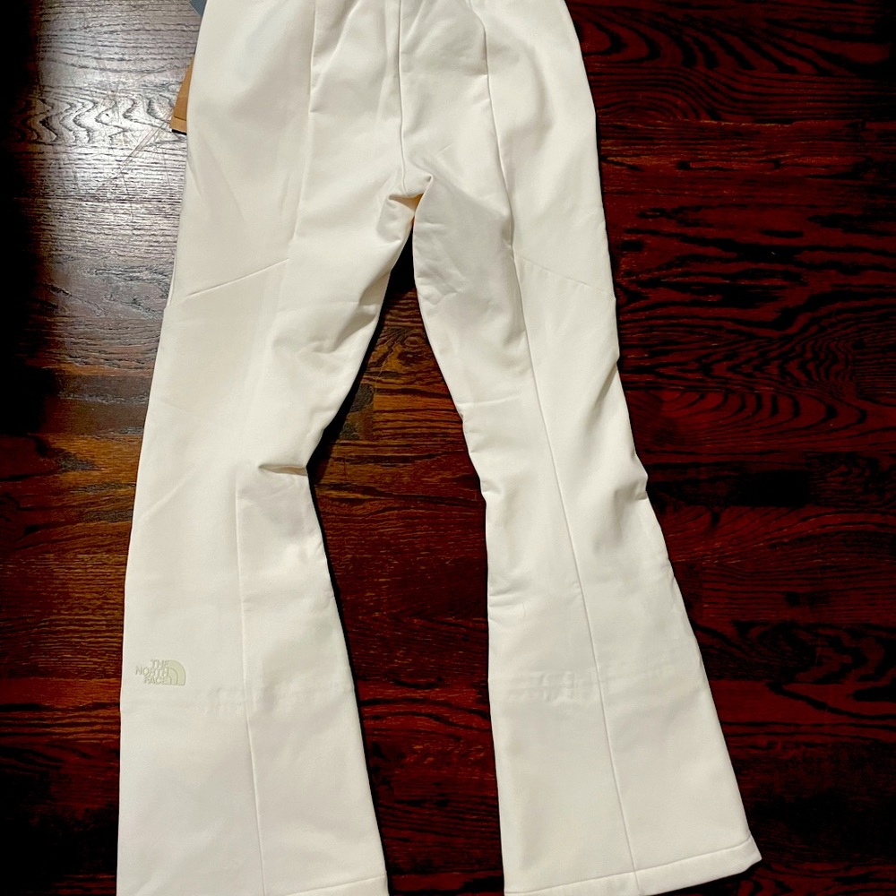 NorthFace NWT never worn ski pants